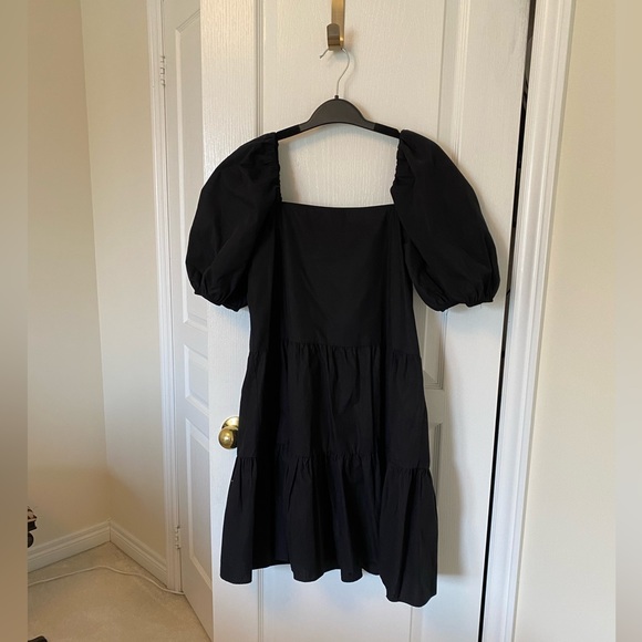 H&M Puff-sleeved Dress - Picture 4 of 9